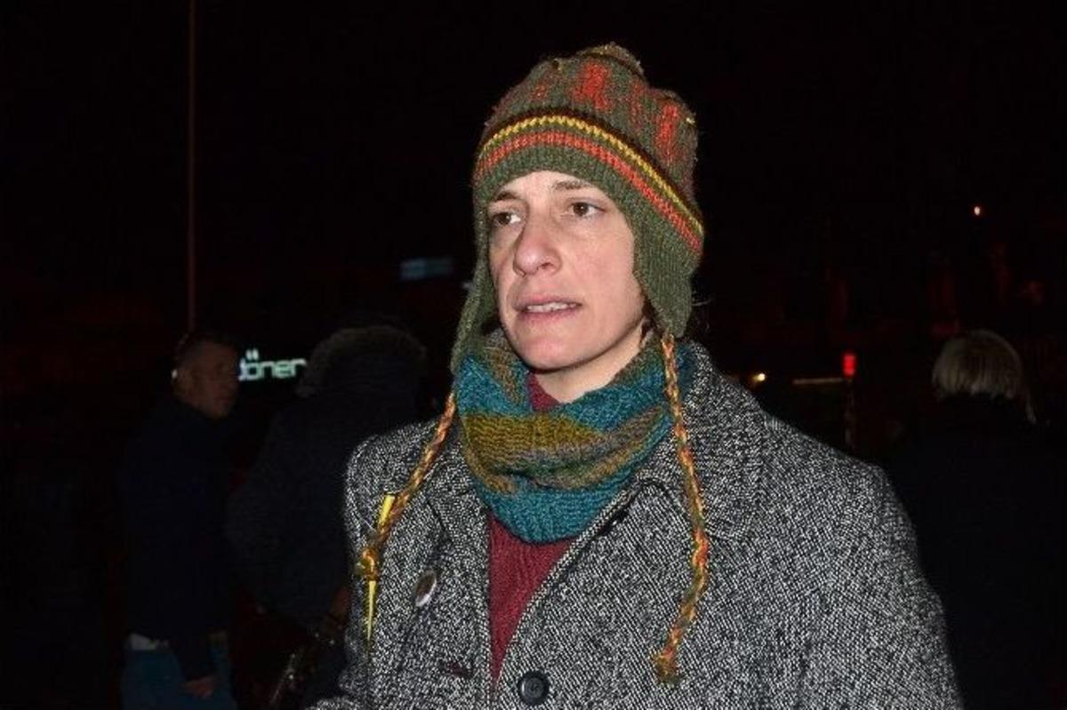 Ayvalıklı Kadınlar &Ouml;zgecan İ&ccedil;in Meydanda