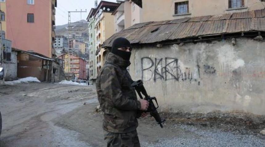 Hakkari Ve Il&ccedil;elerinde Kepenkler A&ccedil;ılmadı (3)