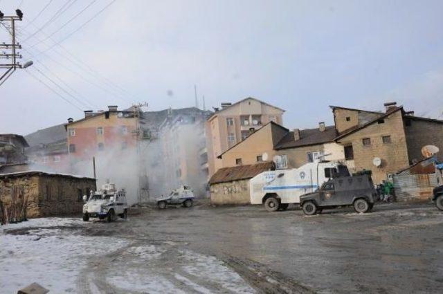 Hakkari Ve Ilçelerinde Kepenkler Açılmadı (3)