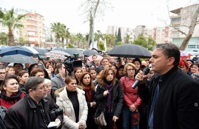 Antalya’da Kadınların Özgecan Eylemi