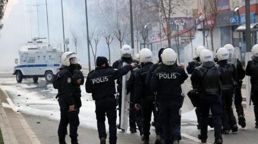 G&uuml;neydoğu'da Bir &Ccedil;ok Ilde &Ouml;calan I&ccedil;in Kepenk Kapatıldı (2)