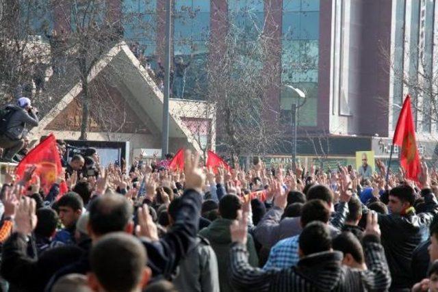 Güneydoğu'da Bir Çok Ilde Öcalan Için Kepenk Kapatıldı (2)