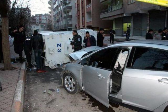 Diyarbakır'da Zırhlı Araç Devrildi: 4'ü Polis 5 Kişi Yaralandı