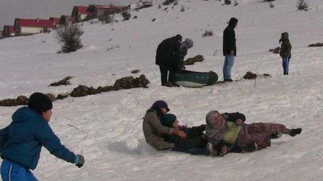 Beypazarı'nda 7'den 70'e Kızak Şenliği