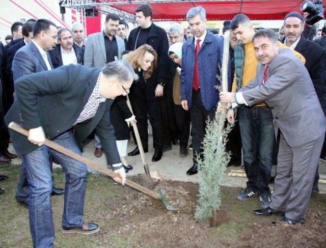 Ak Parti Milletvekili Karahan Uslu, Babasının Adını Taşıyan Okulun Açılışını Yaptı