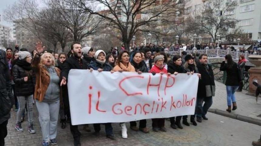 Eskişehir'de Chp'liler &Ouml;zgecan I&ccedil;in Y&uuml;r&uuml;d&uuml;