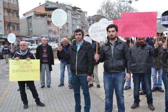 Özgecan Için Kadın- Erkek Birlikte Gıyabi Cenaze Namazı Kıldı (2)