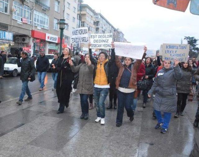 Çorlu'da Kadınlar Özgecan Için Yürüdü