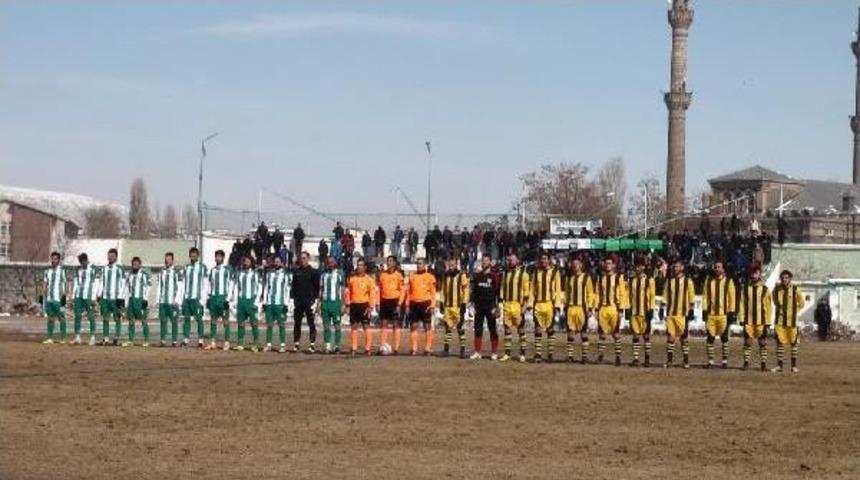 Karsspor Taraftarından &Ouml;zgecan Aslan Tepkisi