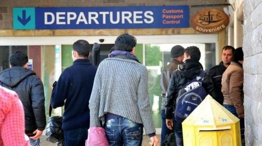 Umuda Yolculuğa Sadece Bağlamayla &Ccedil;ıktı