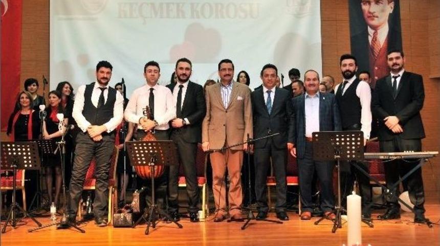 Ke&ccedil;mek Korosu Sevgililer İ&ccedil;in Konser Verdi