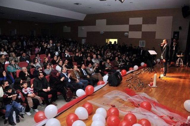 Keçmek Korosu Sevgililer İçin Konser Verdi