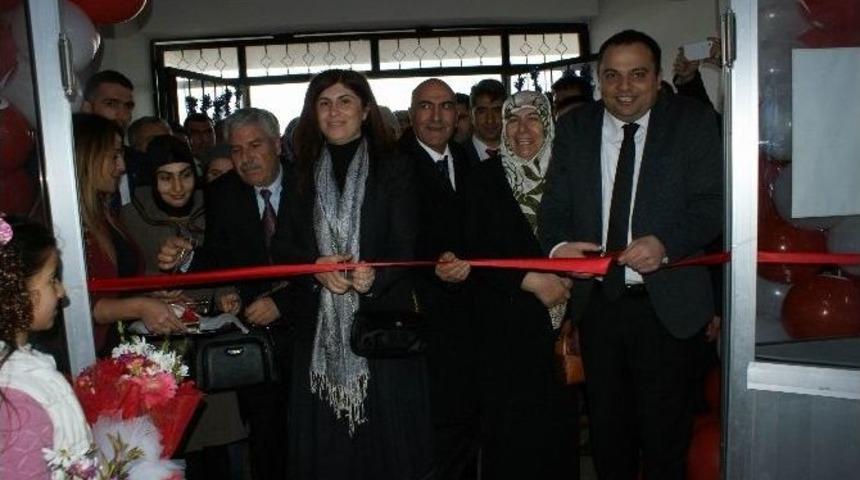 Ak Parti&rsquo;li Beyaz &Ccedil;ermik&rsquo;te Okul A&ccedil;ılışına Katıldı