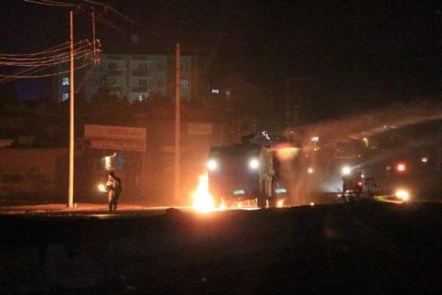 Silopi'de Polis Atletle Pkk'lı Gösterici Kovaladı