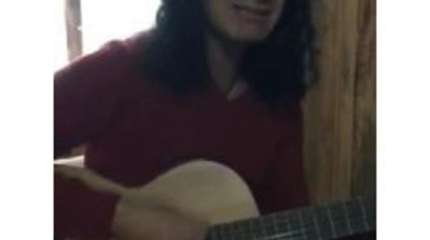 Murat Kekilli, &Ouml;zgecan I&ccedil;in Şarkı Yazdı