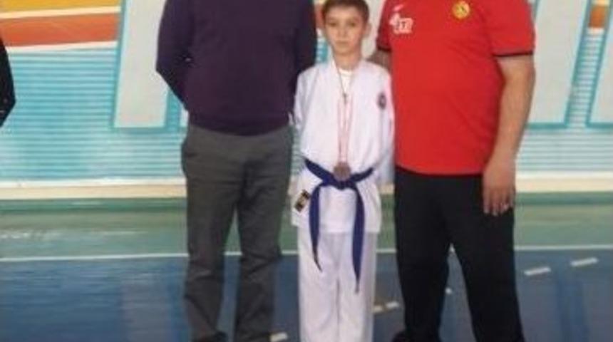 K&uuml;&ccedil;&uuml;k Levent Manisa&rsquo;dan Dereceyle D&ouml;nd&uuml;