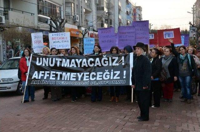 Akhisar Demokrasi Platformu, Özgecan İçin Yürüdü