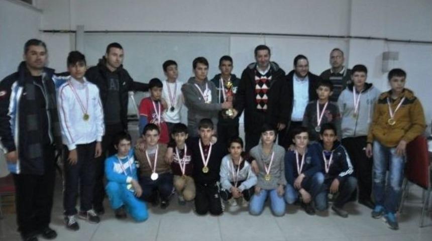 Bigaspor G&uuml;reş Takımı &Ccedil;anakkale İl Birincisi Oldu