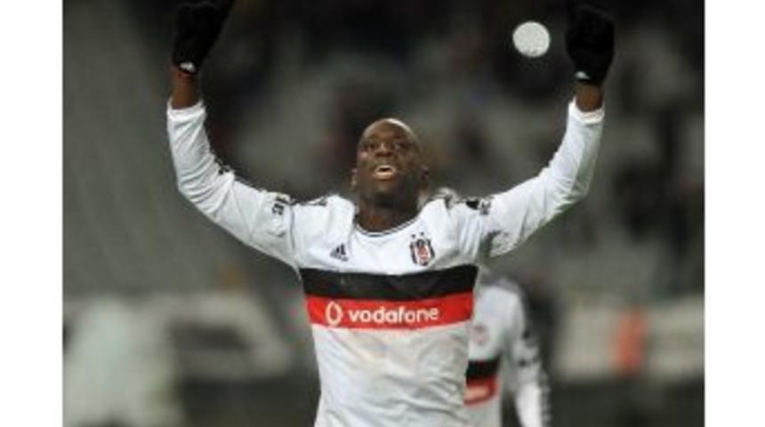 Demba Ba Fark Attı