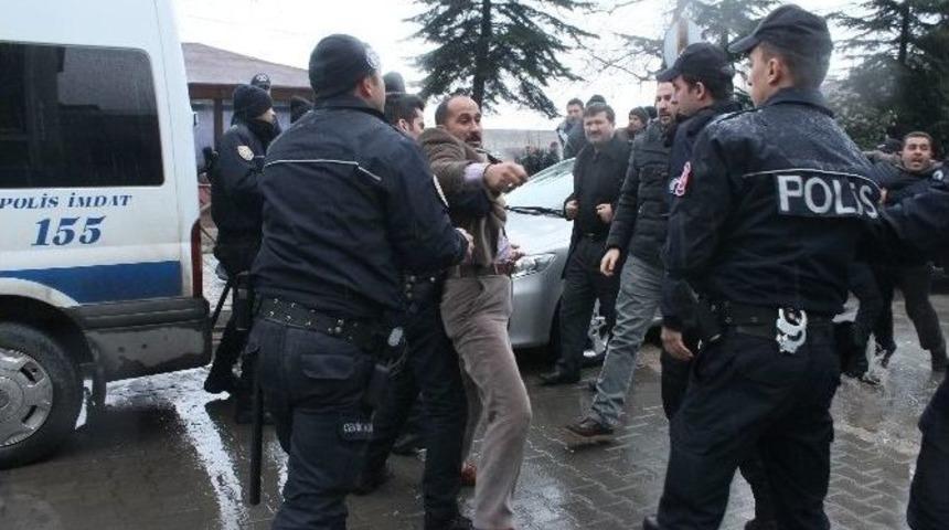 5 Yıldır S&uuml;ren &rsquo;van&rsquo; Davasında Tahliye &Ccedil;ıkınca Ortalık Karıştı