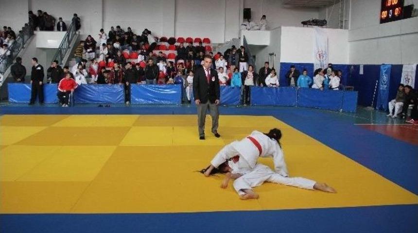 Anadolu Yıldızlar Ligi Judo Yarı Final M&uuml;sabakaları