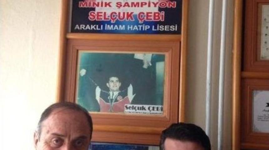 D&uuml;nya Şampiyonu Sel&ccedil;uk &Ccedil;ebi &Ccedil;alışmalarını S&uuml;rd&uuml;r&uuml;yor