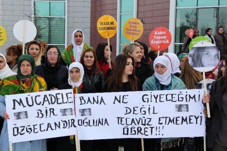 Van’da Özgecan’ın Öldürülmesine Kınama G1