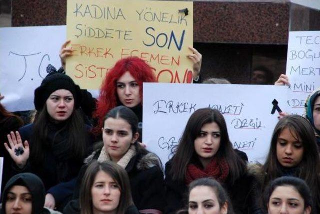 Kastamonu'da Özgecan'ın Öldürülmesi Protesto Edildi