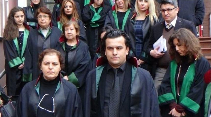 Avukatlar, &Ouml;zgecan&rsquo;ın &Ouml;ld&uuml;r&uuml;lmesini Protesto Etti