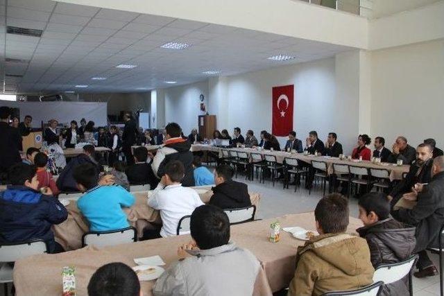 Elazığ’da Fiş Toplayan Öğrencilere Ödül