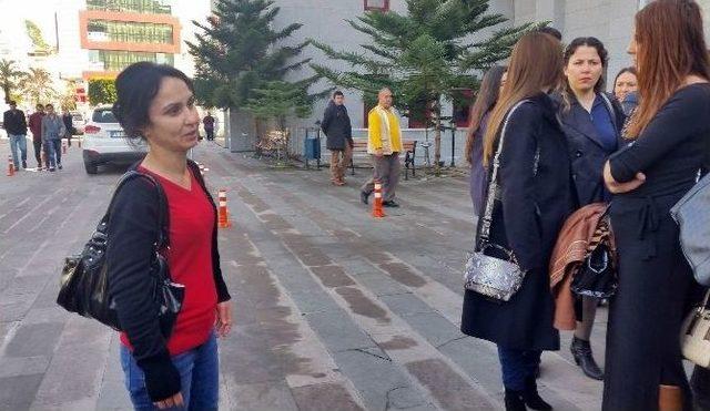 ’özgecan Cinayeti’ Protestosunda Bir Kadın Çığlığı