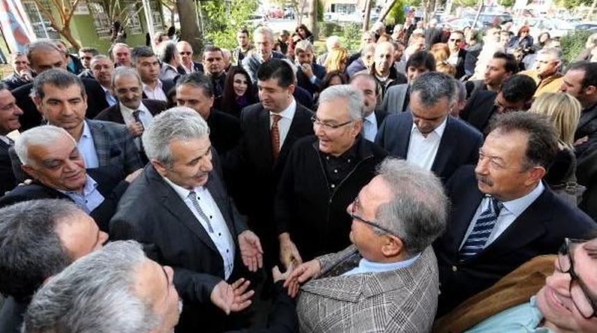 Deniz Baykal: Kadınlara Destek I&ccedil;in Kara Şimşek Gibi Giyindim