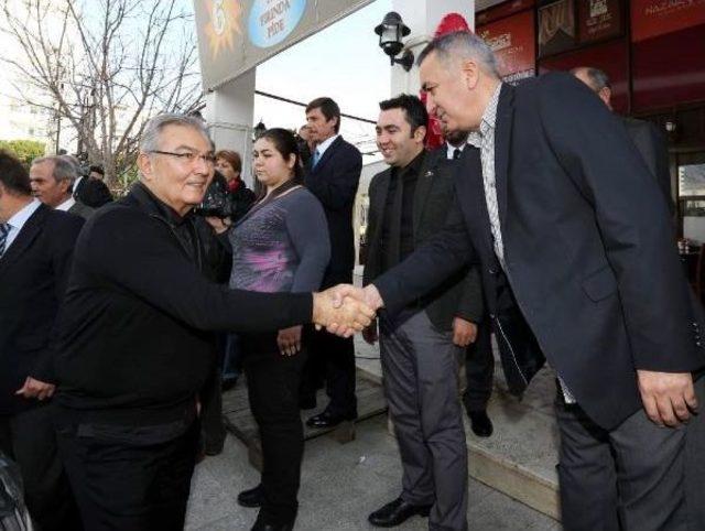 Deniz Baykal: Kadınlara Destek Için Kara Şimşek Gibi Giyindim