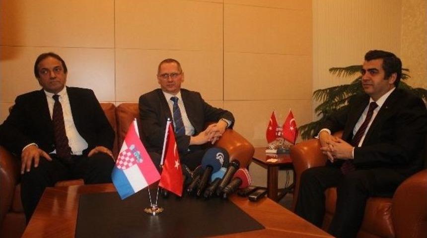 Hırvatistan Ankara B&uuml;y&uuml;kel&ccedil;isi Hrastic&rsquo;ten Vali D&uuml;zg&uuml;n&rsquo;e Ziyaret