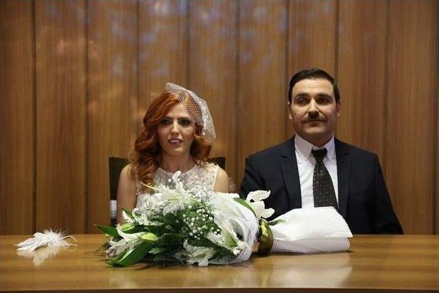 Efeler’de 14 Şubat’ta Nikah Sayısı İki Üç Katına Çıktı