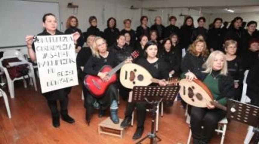 Nil&uuml;fer Kadın Korosu&rsquo;ndan Kadına Şiddet Protestosu