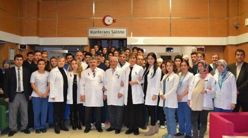 D&uuml;nyam Hastanesi De &Ouml;zgecan&rsquo;ın &Ouml;ld&uuml;r&uuml;lmesini Protesto Etti