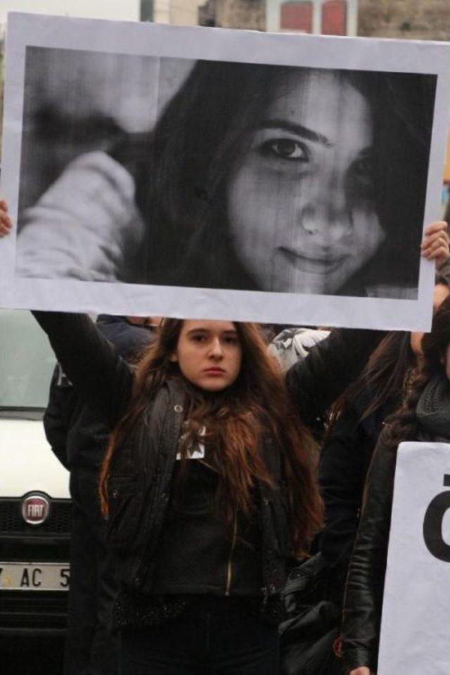 Zonguldak'ta Liseliler Özgecan'ın Öldürülmesini Protesto Etti