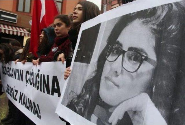 Zonguldak'ta Liseliler Özgecan'ın Öldürülmesini Protesto Etti