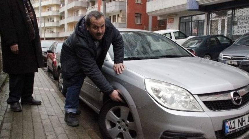 Park Halindeki 15 Aracın Lastiği Patlatıldı