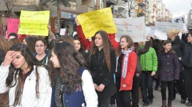 Keşan’Da Kadınlar Özgecan Için Yürüdü