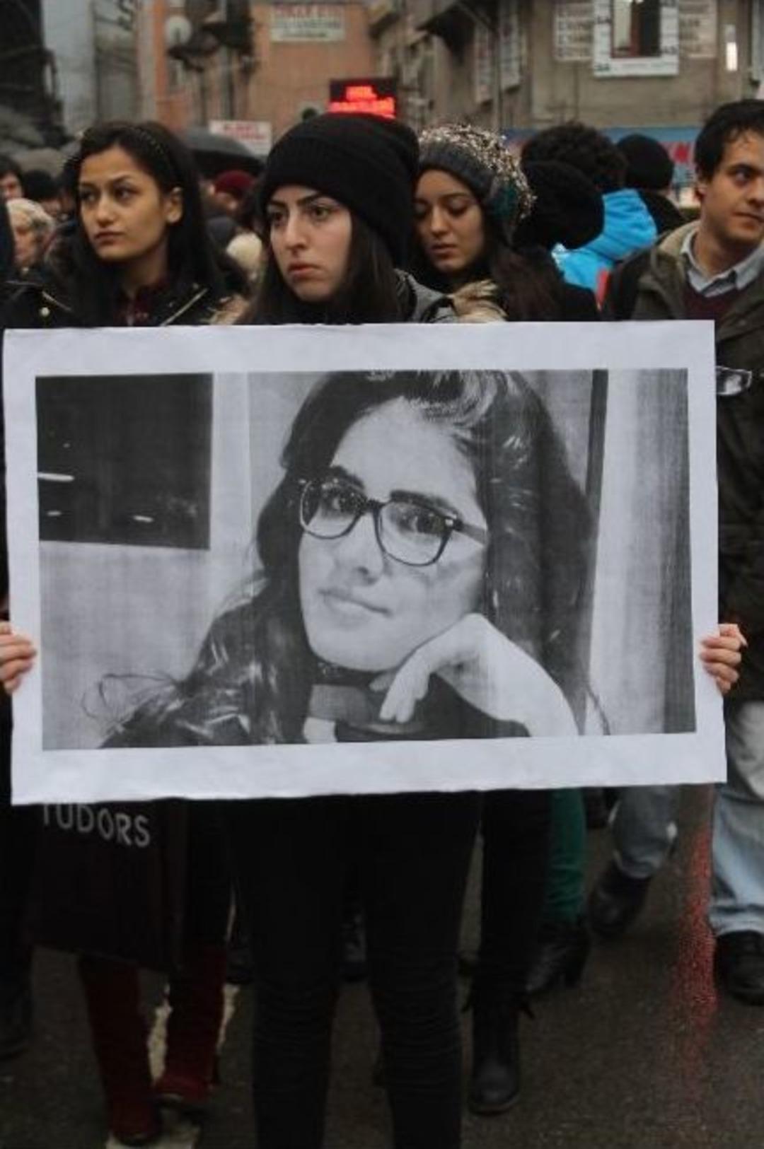 Liseliler &Ouml;zgecan İ&ccedil;in Y&uuml;r&uuml;d&uuml;