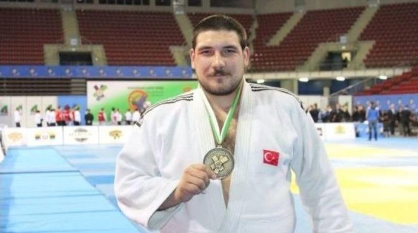 B&uuml;lent Ecevit &Uuml;niversitesi &Ouml;ğrencisi Avrupa Judo Şampiyonasından Madalyayla D&ouml;nd&uuml;