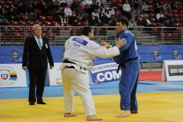 Bülent Ecevit Üniversitesi Öğrencisi Avrupa Judo Şampiyonasından Madalyayla Döndü