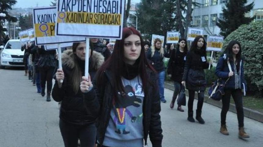 Kt&uuml;&rsquo;De Kız &Ouml;ğrenciler &Ouml;zgecan I&ccedil;in Y&uuml;r&uuml;d&uuml;