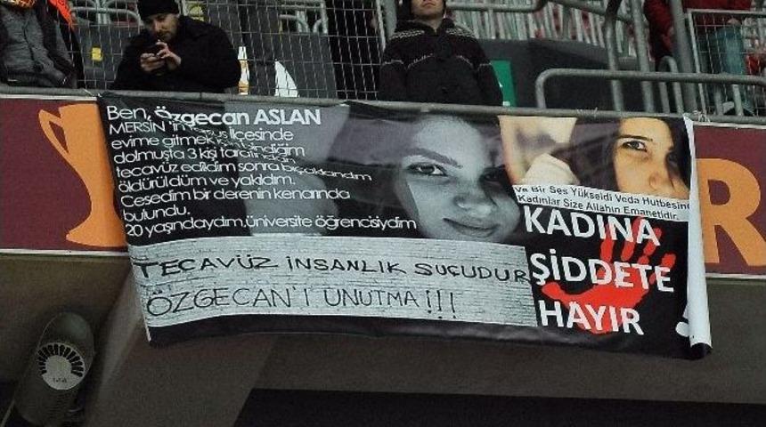 Galatasaray&rsquo;dan &Ouml;zgecan İ&ccedil;in Duyarlı Davranış