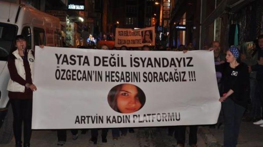 Artvin &Ouml;zgecan I&ccedil;in Y&uuml;r&uuml;d&uuml;