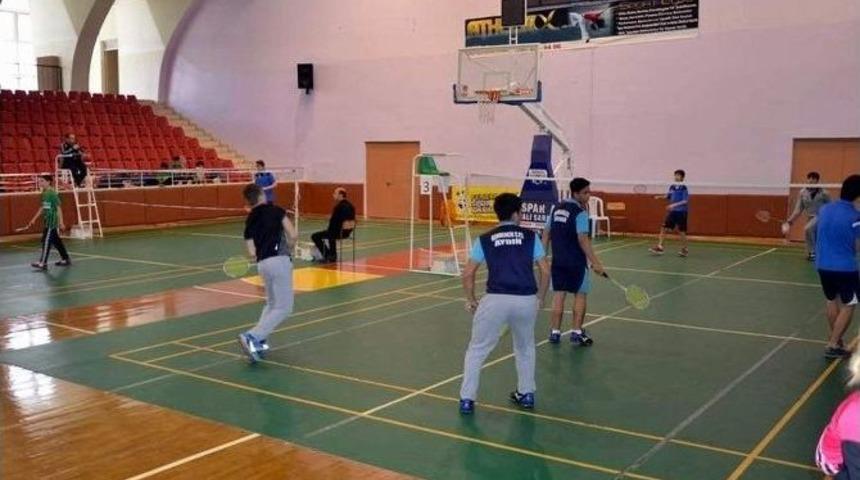 Aydın’da Okullar Arası Gençler Badminton İl Birincileri Belirlendi