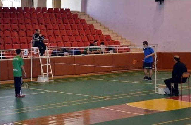 Aydın’da Okullar Arası Gençler Badminton İl Birincileri Belirlendi