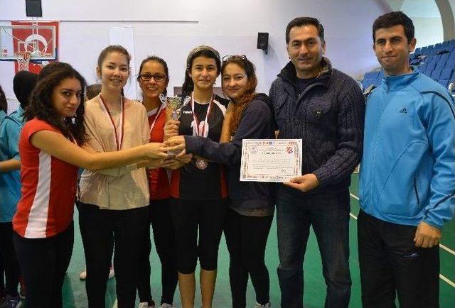 Aydın’da Okullar Arası Gençler Badminton İl Birincileri Belirlendi